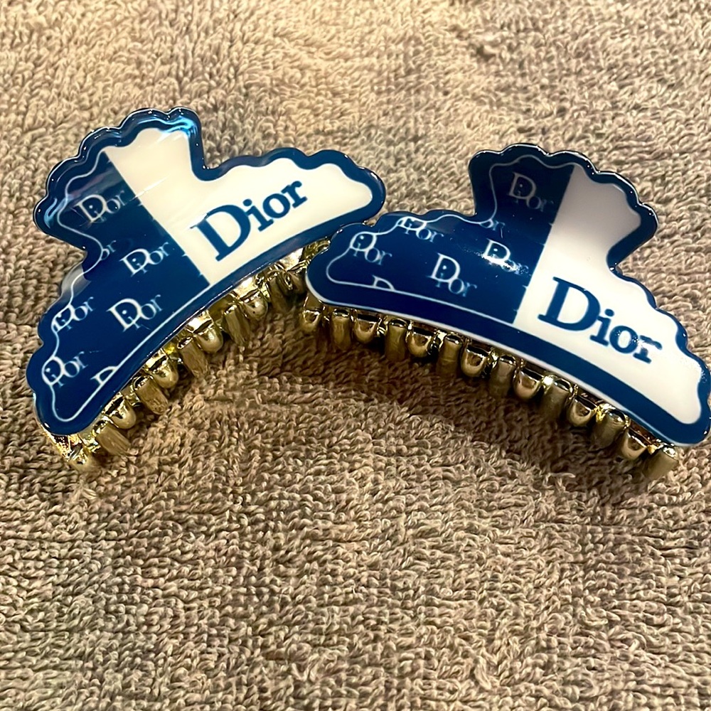 2 piece D@or claw clips